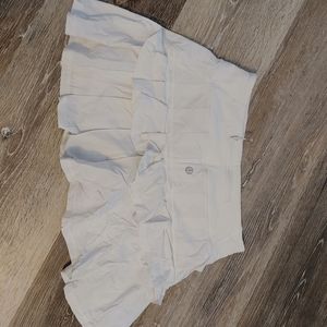 Lululemon white skort size 2
